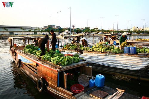 El puerto de Binh Dong  - ảnh 7