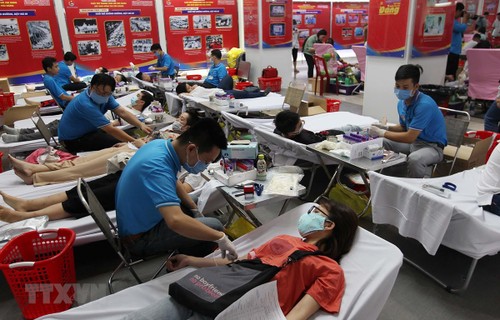 Jóvenes de Ciudad Ho Chi Minh participan en evento de donación de sangre - ảnh 1