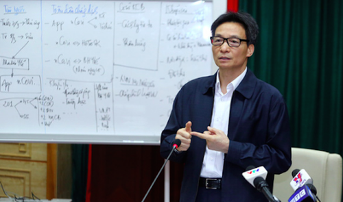 Vicepremier de Vietnam evalúa trabajo de diagnóstico y tratamiento de pacientes con coronavirus - ảnh 1