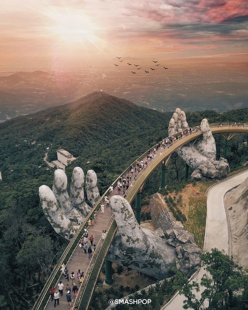 Puente Dorado de Da Nang, uno de los más bellos del mundo - ảnh 1