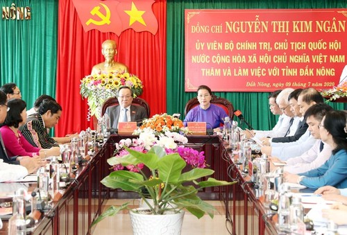 Jefa parlamentaria vietnamita pide a Dak Nong acatar las orientaciones sobre asuntos étnicos - ảnh 1