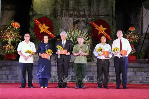 Conmemoran 70 aniversario del Día de la Fuerza de Jóvenes Voluntarios de Vietnam - ảnh 1