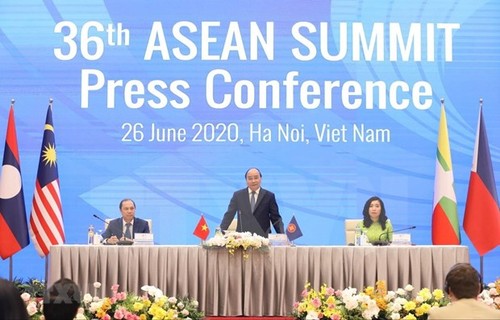 Vietnam es un miembro activo en la construcción de la Comunidad de la Asean, afirma experto internacional - ảnh 1