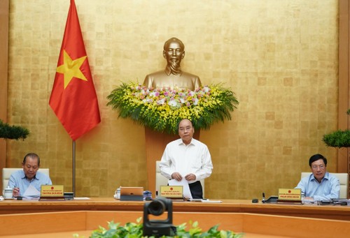 Premier de Vietnam revisa trabajos importantes del gobierno en julio y traza nuevas tareas para agosto - ảnh 1