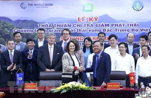 Vietnam y el Banco Mundial firman acuerdo de reducción de emisiones - ảnh 1