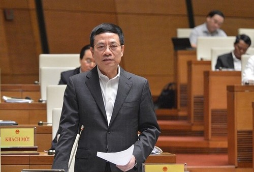 Diputados vietnamitas continúan interpelando a miembros del gobierno - ảnh 2