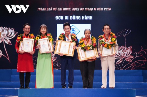 Artistas en el sur de Vietnam y sus esfuerzos por preservar el Cai luong  - ảnh 2