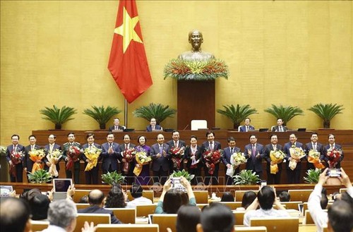 Nuevos dirigentes vietnamitas continúan recibiendo cartas de felicitación  - ảnh 1