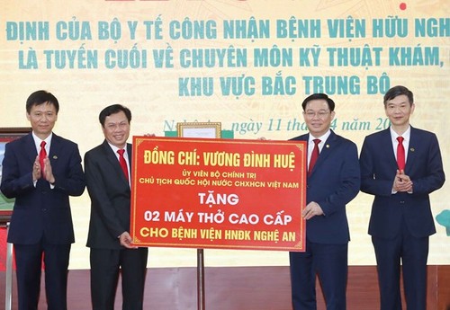 Líder parlamentario de Vietnam visita provincia central de Nghe An - ảnh 1