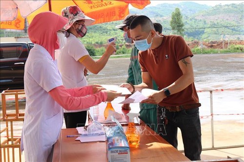 Localidades vietnamitas refuerzan medidas preventivas contra el coronavirus  - ảnh 1