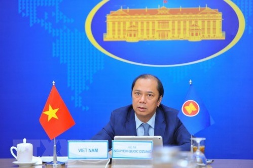 Participa Vietnam en reuniones importantes de la Asean - ảnh 1