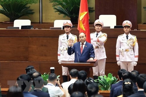 Laos y China felicitan a dirigentes vietnamitas reelegidos - ảnh 1