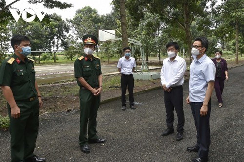 Vicepremier de Vietnam trabaja con provincia sureña sobre situación pandémica - ảnh 1