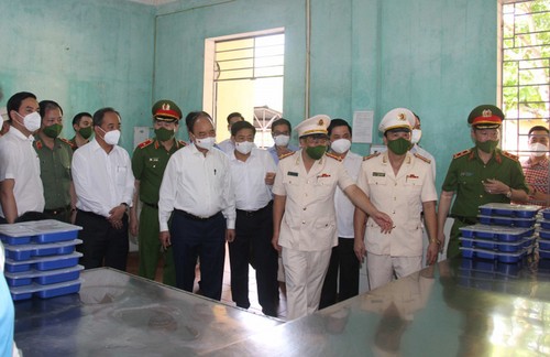 Presidente vietnamita aprueba la amnistía especial para más de 3 mil presos  - ảnh 1