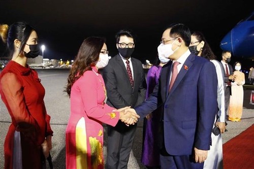 El jefe del Legislativo de Vietnam inicia su visita oficial a Finlandia - ảnh 1