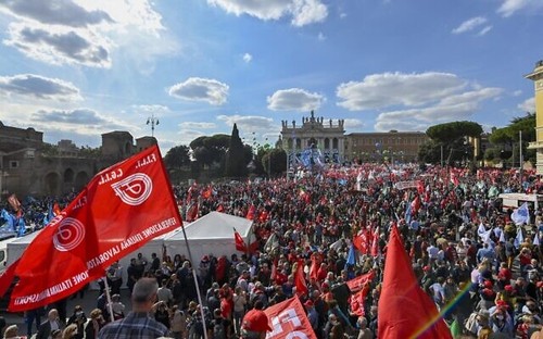 Protesta masiva contra el fascismo en Italia - ảnh 1