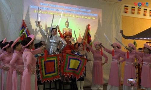 Promueven la cultura budista vietnamita en la República Checa - ảnh 1