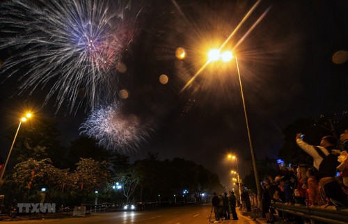 Hanói celebrará el Año Nuevo Lunar 2022 con un solo punto de espectáculos pirotécnicos por el covid-19 - ảnh 1