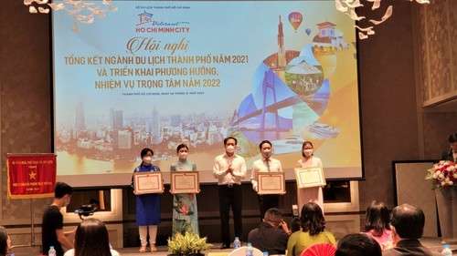 Ciudad Ho Chi Minh tiene como objetivo recibir 3,5 millones de visitantes foráneos en 2022 - ảnh 1