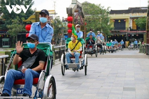 Piden cambiar las regulaciones para la entrada de turistas extranjeros a Vietnam - ảnh 1