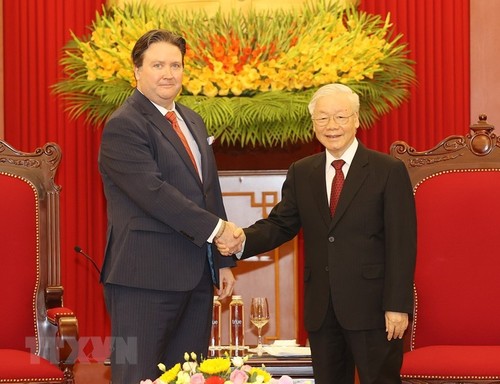 Líder político de Vietnam recibe al embajador de Estados Unidos  - ảnh 1