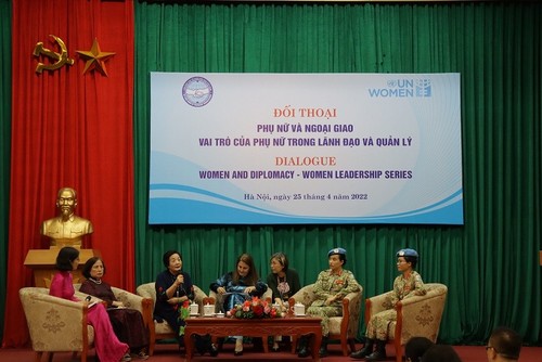 Sensibilizan sobre el papel y el potencial de las mujeres en las actividades diplomáticas  - ảnh 1