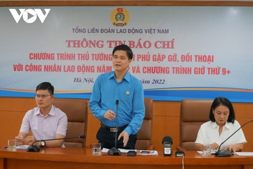 Diálogo entre el primer ministro y trabajadores vietnamitas - ảnh 1