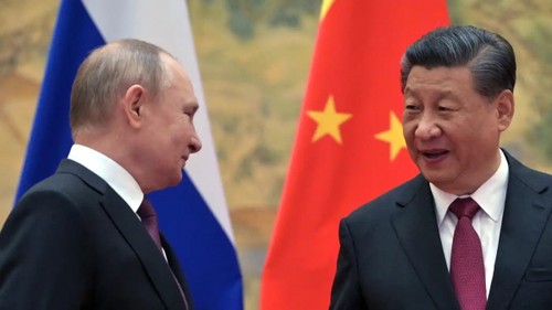 Presidentes de China y Rusia conversan por teléfono sobre las relaciones bilaterales y la situación en Ucrania - ảnh 1