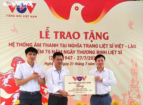 VOV dona sistema de sonido para eventos públicos al Cementerio Internacional de Soldados Vietnam-Laos  - ảnh 1