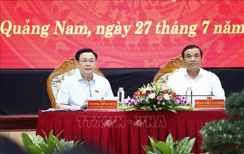Jefe del Parlamento trabaja con líderes de Quang Nam - ảnh 1