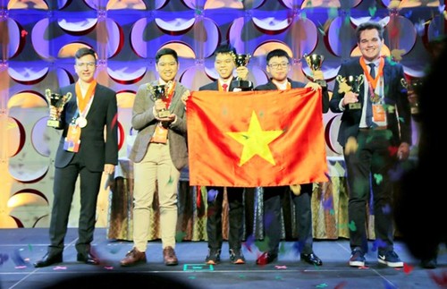 Vietnam logra dos medallas de oro en Campeonato Mundial de Informática de Oficina - ảnh 1
