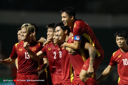 Fútbol vietnamita mejora su posición en el mundo - ảnh 1