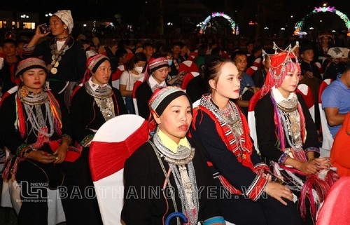 Celebran el Segundo Festival Cultural Nacional de la etnia Dao en Thai Nguyen - ảnh 4