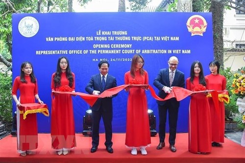 Inauguran la Oficina de Representación de la Corte Permanente de Arbitraje en Hanói - ảnh 1