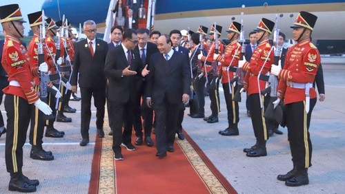Presidente de Vietnam inicia visita de Estado a Indonesia - ảnh 1