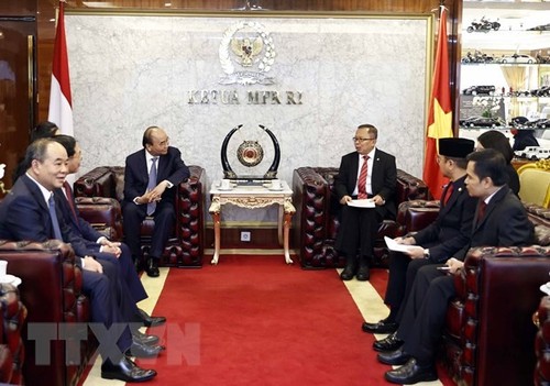 Presidente de Vietnam se reúne con los líderes del Parlamento de Indonesia - ảnh 1