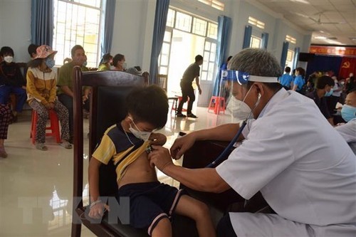 El gobierno del Reino Unido y UNICEF proporcionan equipos médicos a Vietnam - ảnh 1