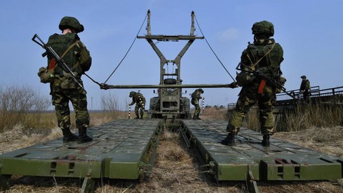 Rusia y Bielorrusia forman fuerzas militares conjuntas - ảnh 1