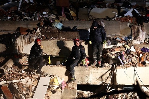 Terremoto en Turquía y Siria: más de 16.000 muertos confirmados - ảnh 1