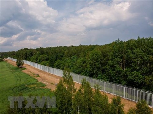 Polonia cierra principal cruce fronterizo con Bielorrusia - ảnh 1