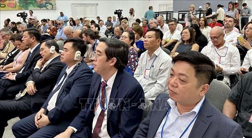 Delegación del Partido Comunista de Vietnam visita Cuba - ảnh 1