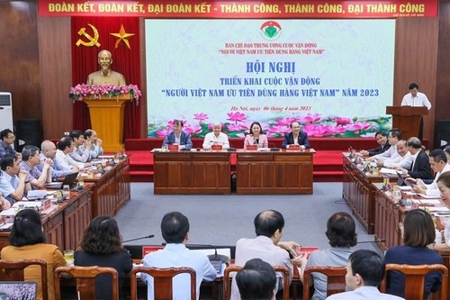 Lanzan edición 2023 del movimiento “Los vietnamitas favorecen los productos nacionales” - ảnh 1