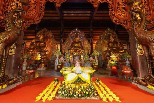 Impresionantes imágenes de la Pagoda Bai Dinh  - ảnh 11