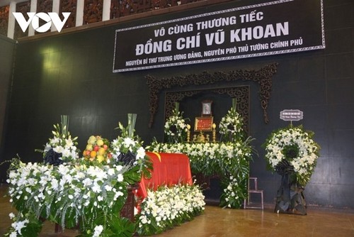 Líderes vietnamitas despiden al ex vicepremier Vu Khoan - ảnh 1