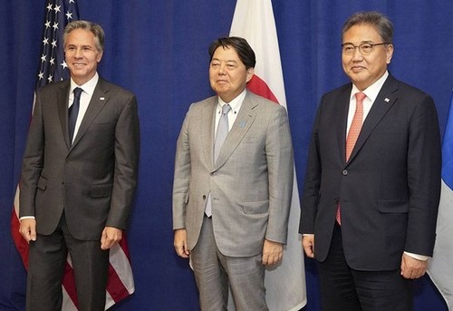  Jefes de diplomáticos de Corea del Sur, Estados Unidos y Japón se reúnen en vísperas de la cumbre trilateral - ảnh 1