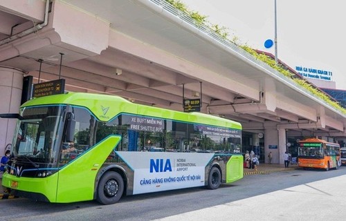 Inauguran nueva ruta de autobús al aeropuerto de Noi Bai - ảnh 1