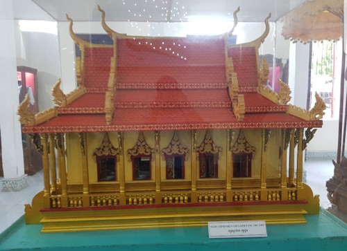 Explorar la casa de exposiciones sobre la cultura jemer en Soc Trang - ảnh 2