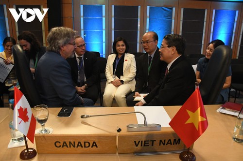 Promueven eficazmente el canal de cooperación parlamentaria Vietnam-Canadá - ảnh 1