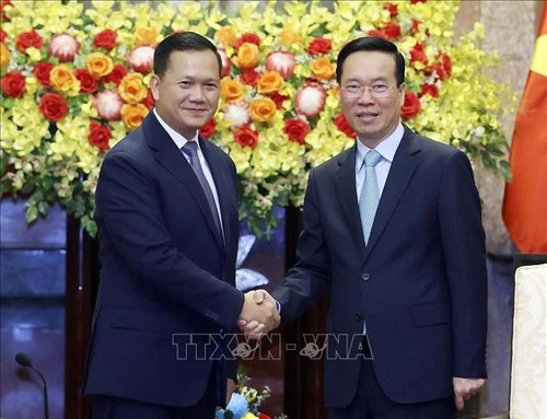 Primer Ministro de Camboya sostiene reuniones con Titular del Parlamento y Presidente de Vietnam - ảnh 2