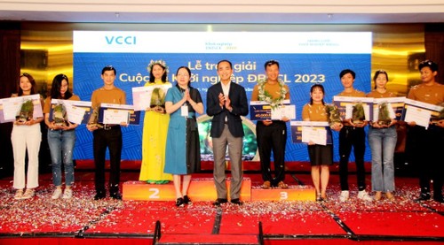 Entregan premios del concurso “Start-up en el Delta del río Mekong 2023”  - ảnh 1